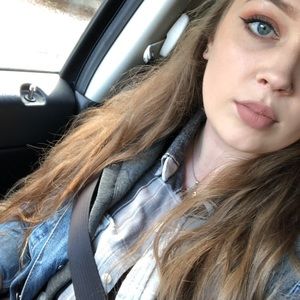 Meet your Posher, Delaney